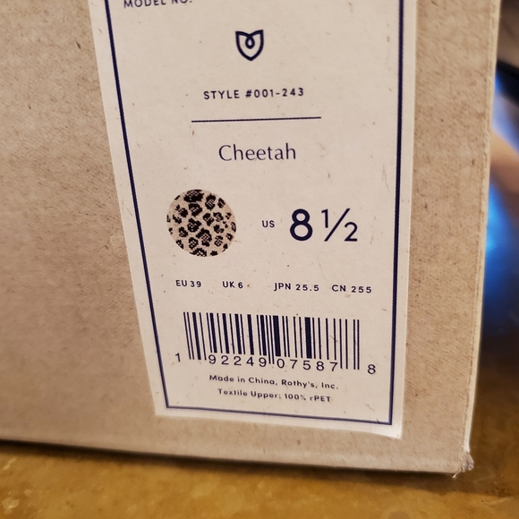 Rothy's lightly worn like new size 8.5 original box & packing - Picture 2 of 6